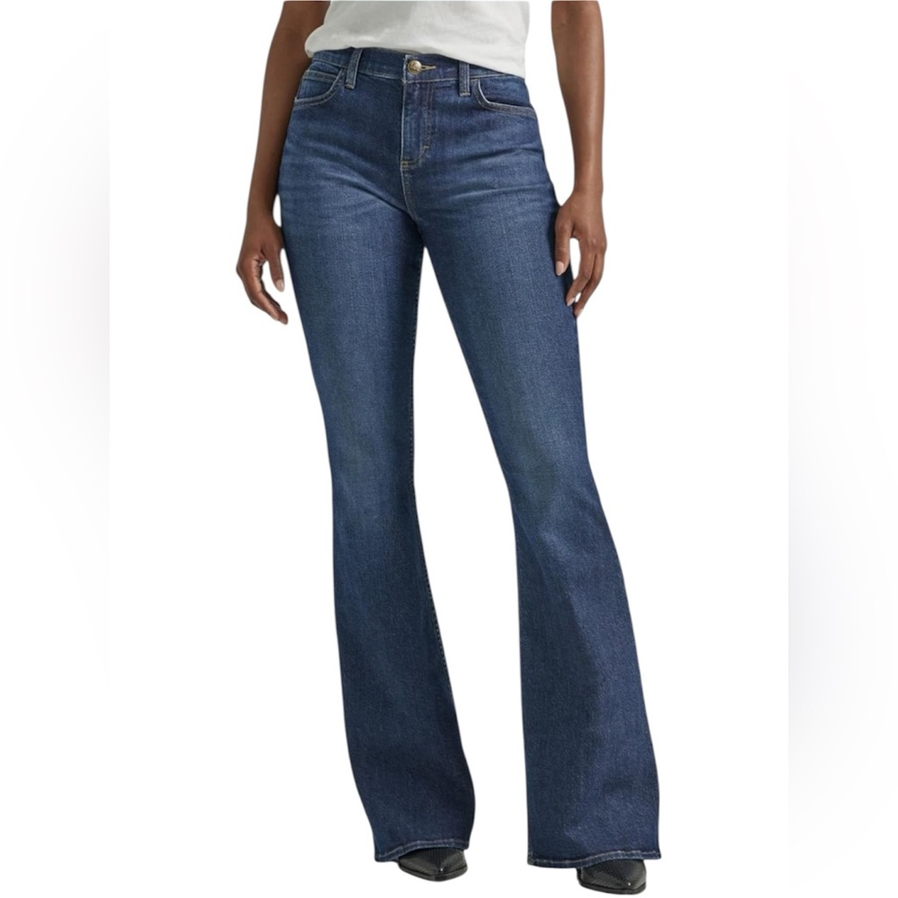 Lee Women's Legendary Mid Rise Flare Blue Jeans Sz 16 Stretch Denim Wide Leg